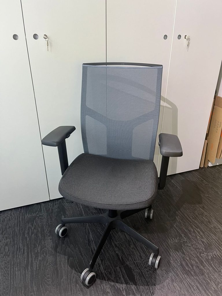 Attika Chair