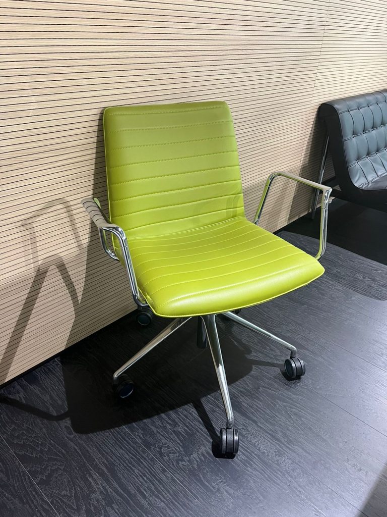 FLEX CORPORATE Andreu World Chair
